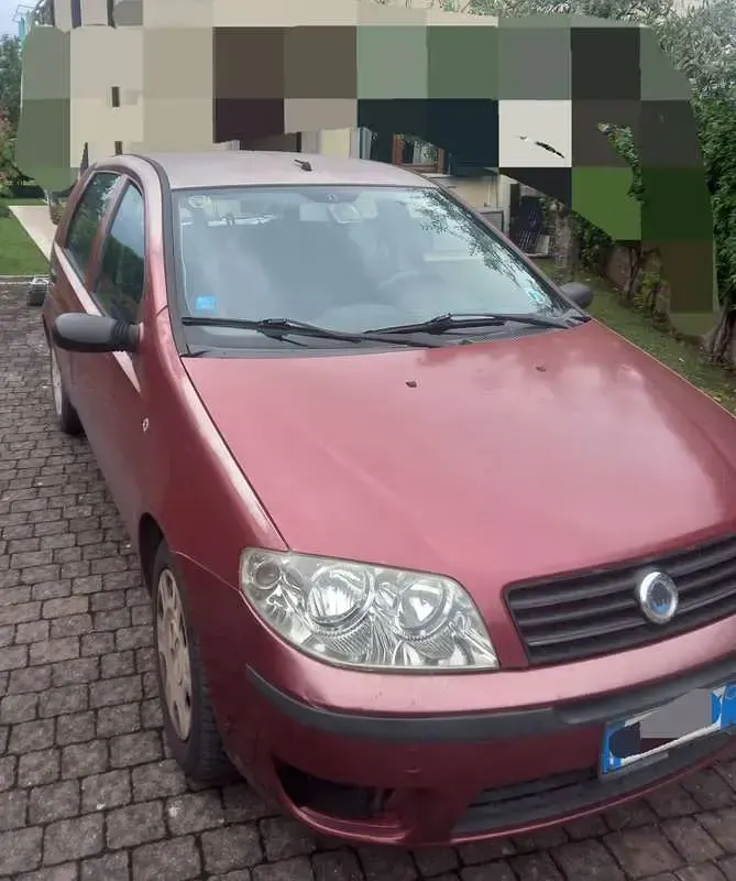 Usata Fiat Punto 69 CV (50 kW) 2004 Rosso Utilitaria