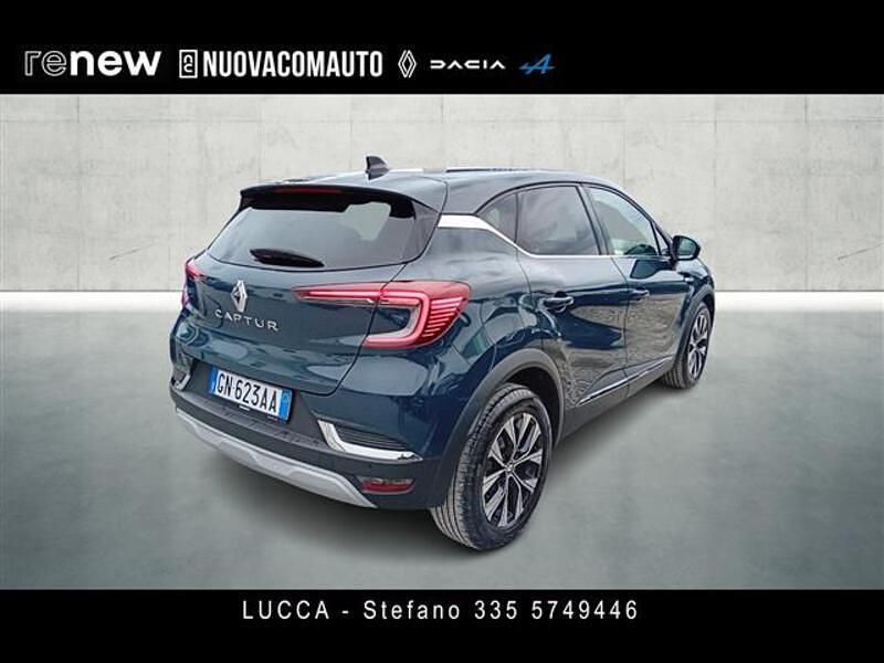 Usata Renault Captur Techno 140 CV (102 kW) 2023 Blu scuro SUV