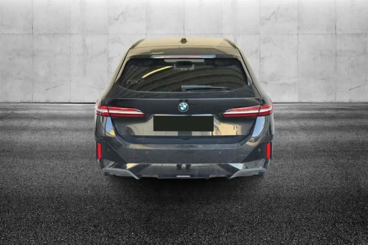 Usata BMW 520 M Sport 197 CV (144 kW) 2025 Nero Station wagon