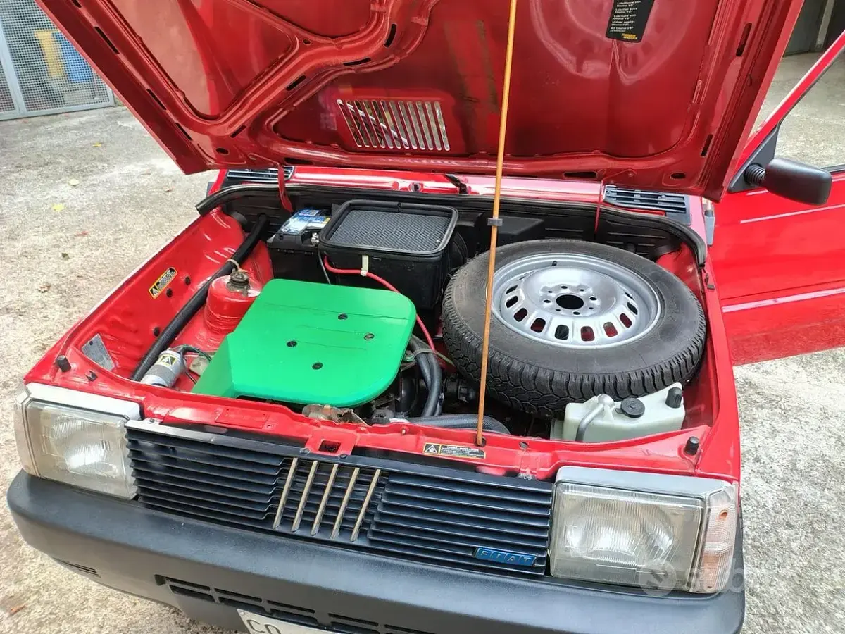 Usata Fiat Panda Young 34 CV (25 kW) 1989 Rosso Utilitaria