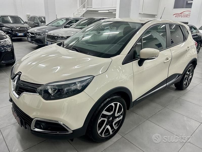 Usata Renault Captur 90 CV (66 kW) 2015 Beige SUV