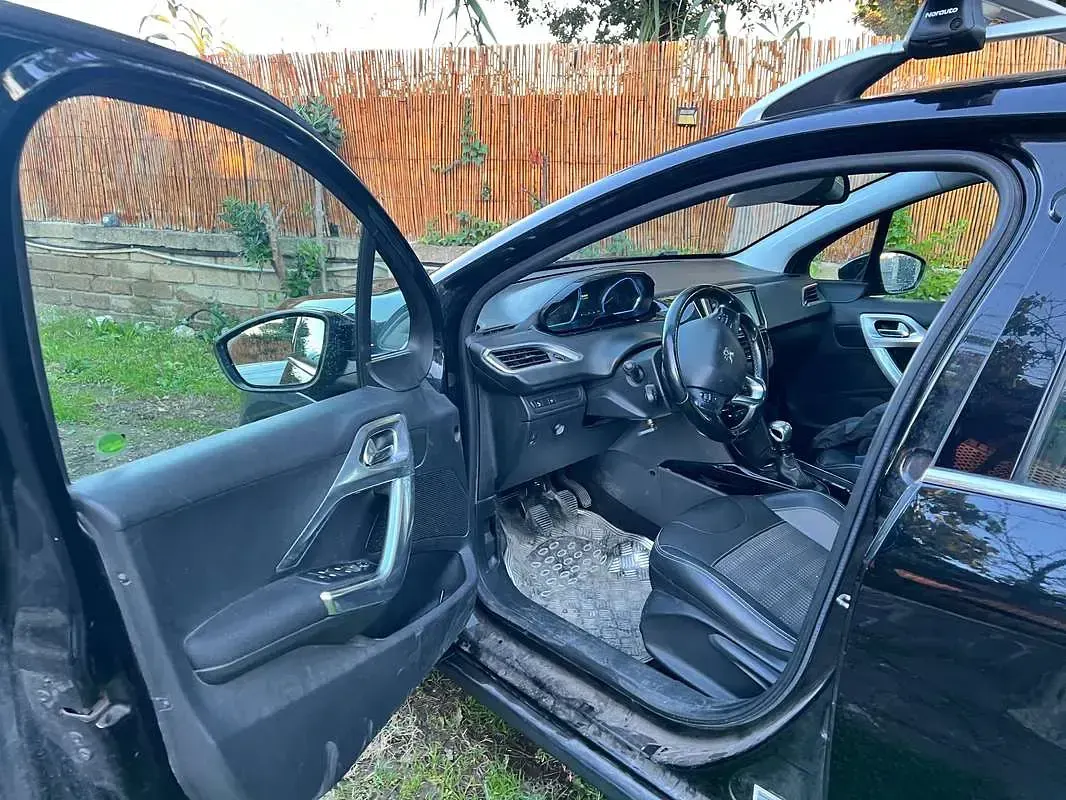 Usata Peugeot 2008 Allure 131 CV (96 kW) 2019 Nero SUV