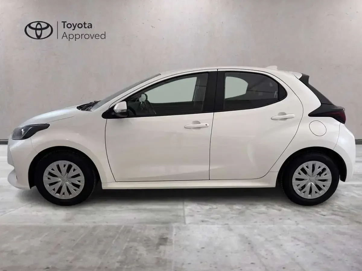 Usata Toyota Yaris 72 CV (52 kW) 2023 Bianco Utilitaria