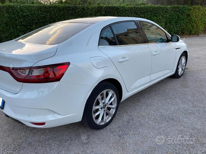 Usata Renault Mégane IV Zen 110 CV (80 kW) 2018 Bianco Coupé