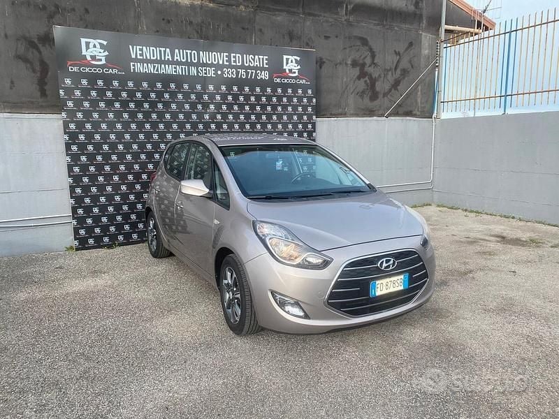 Grigio Usata 2016 Hyundai ix20 Comfort Monovolume | 6990 € (Buon prezzo) - Immagine 1/4