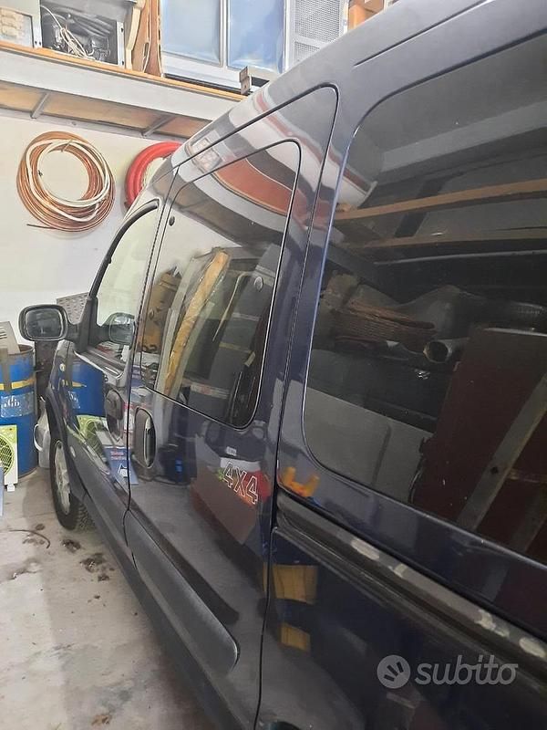 Usata Renault Kangoo 2005 Blu SUV