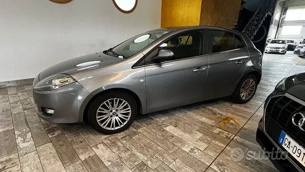 Usata Fiat Bravo Dynamic 105 CV (77 kW) 2011 Grigio Utilitaria