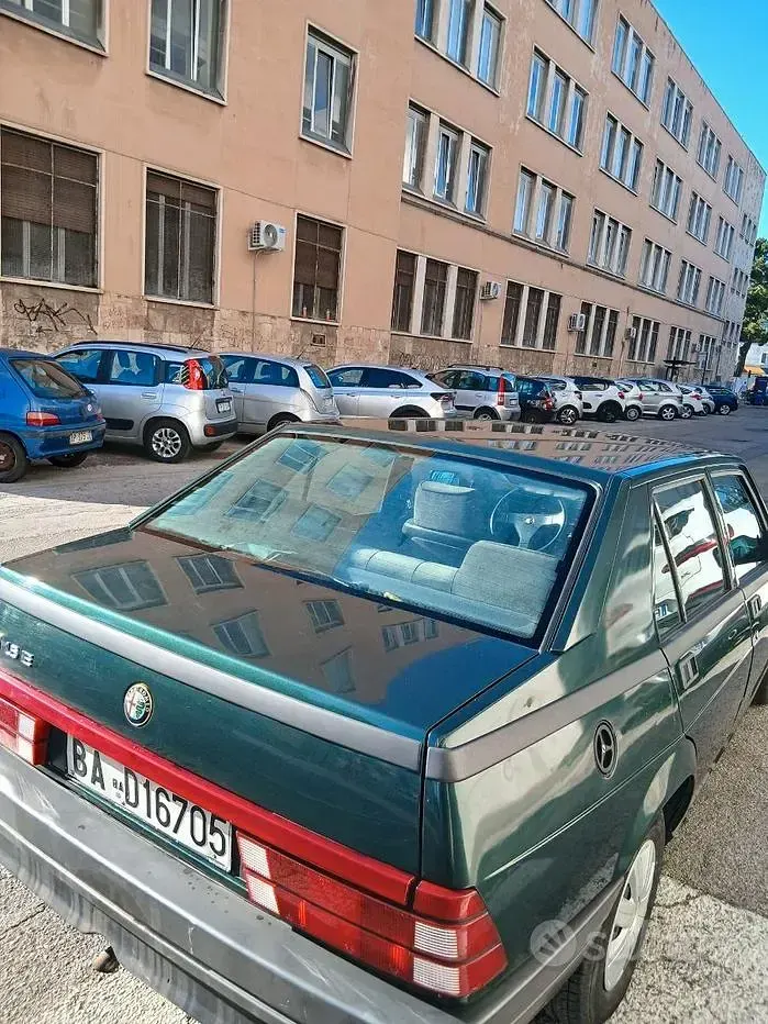 Usata Alfa Romeo 75 105 CV (77 kW) 1991 Verde Berlina