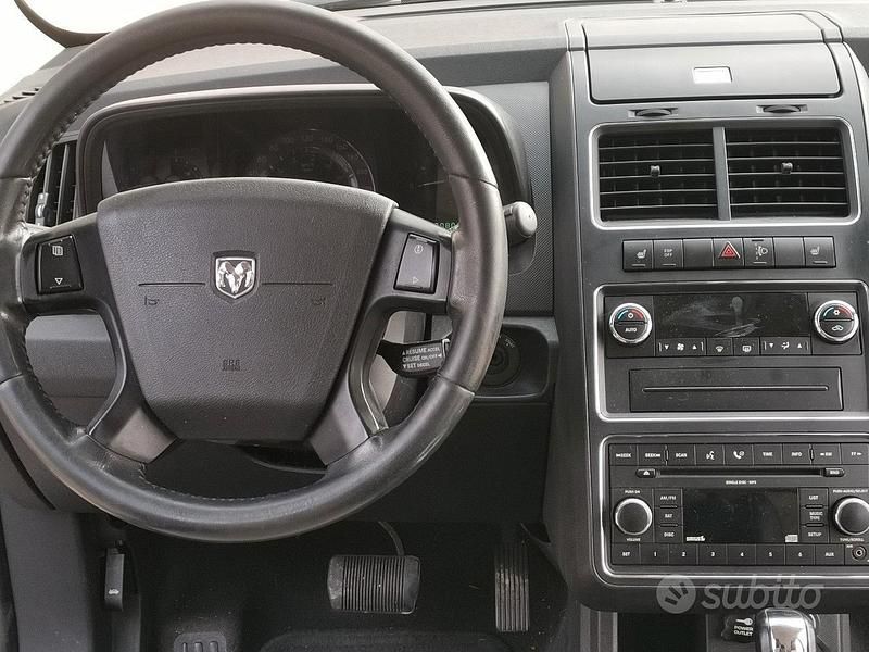 Grigio Usata 2009 Dodge Journey SUV | 4200 € (Buon prezzo) - Immagine 1/4