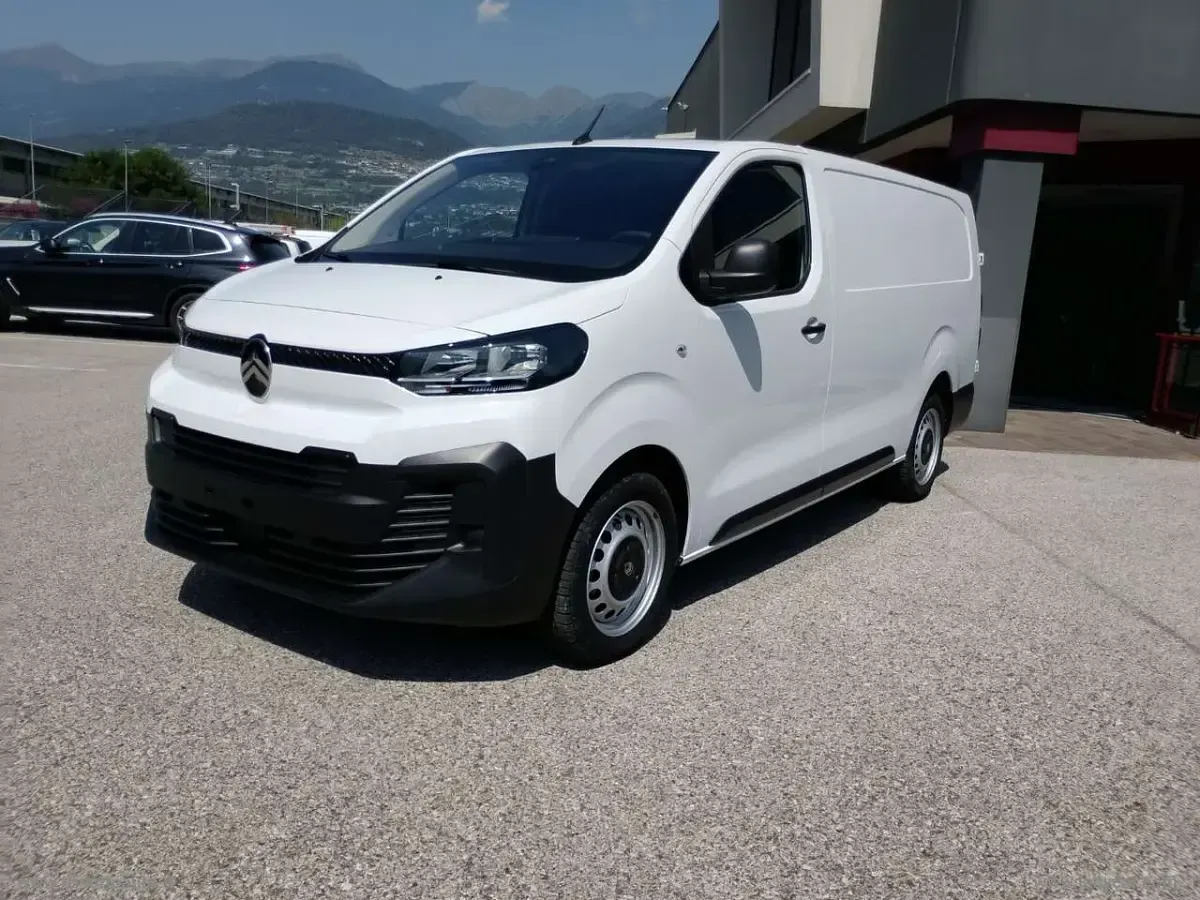Usata Citroën Jumpy 144 CV (105 kW) 2024 Bianco Monovolume