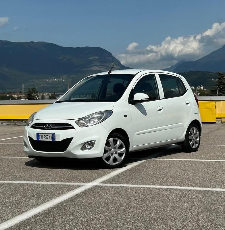 Bianco Usata 2011 Hyundai i10 Due volumi | 3200 € (Buon prezzo) - Immagine 1/4