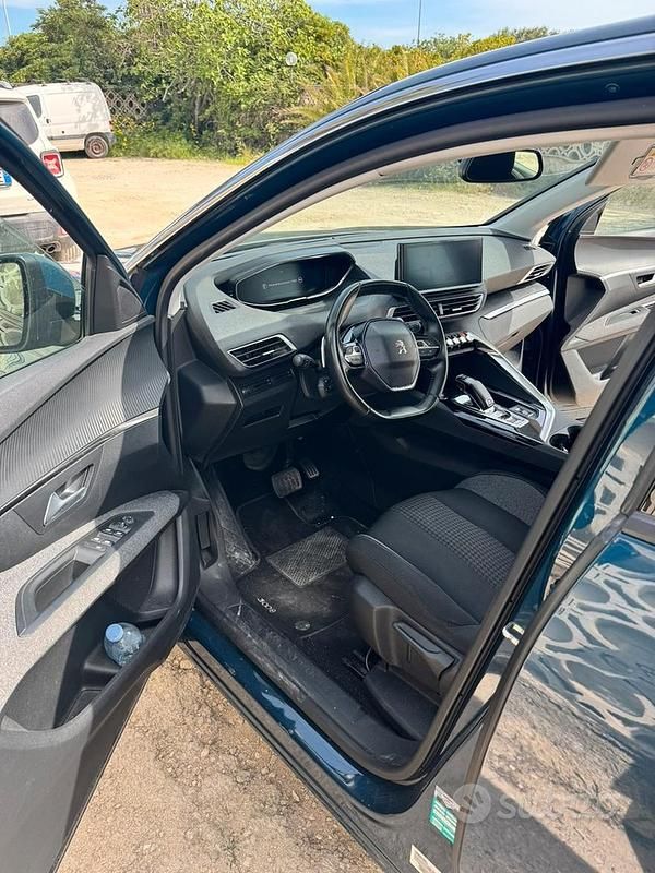 Usata Peugeot 3008 2020 Blu Berlina