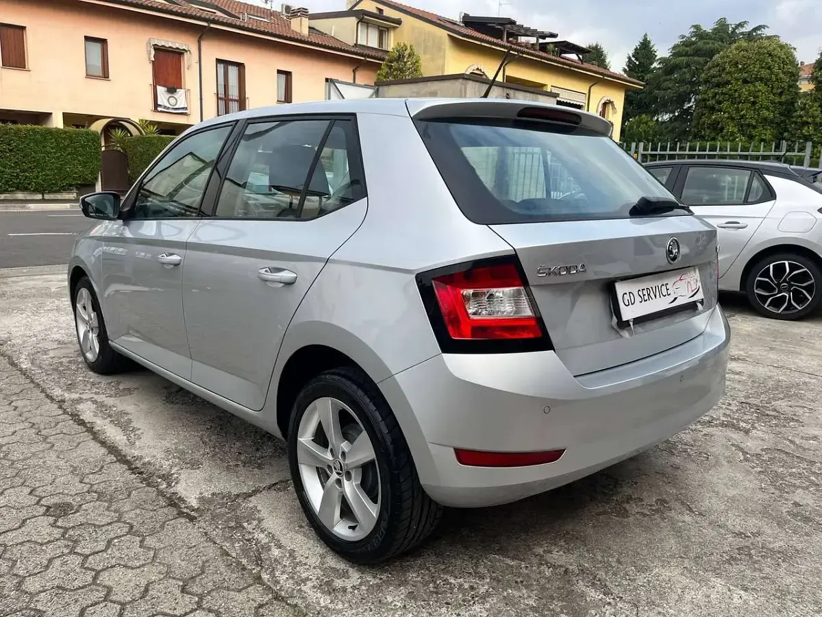 Usata Skoda Fabia 75 CV (55 kW) 2019 Argento Utilitaria
