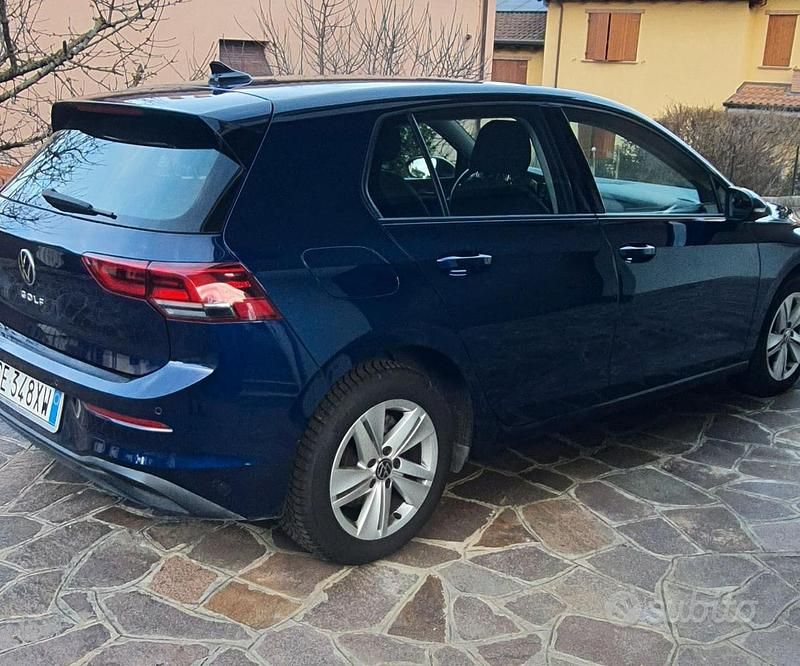 Usata VW Golf VIII Life 2021 Blu Berlina