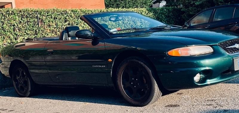 Usata Chrysler Stratus 140 CV (102 kW) 1999 Verde Cabrio