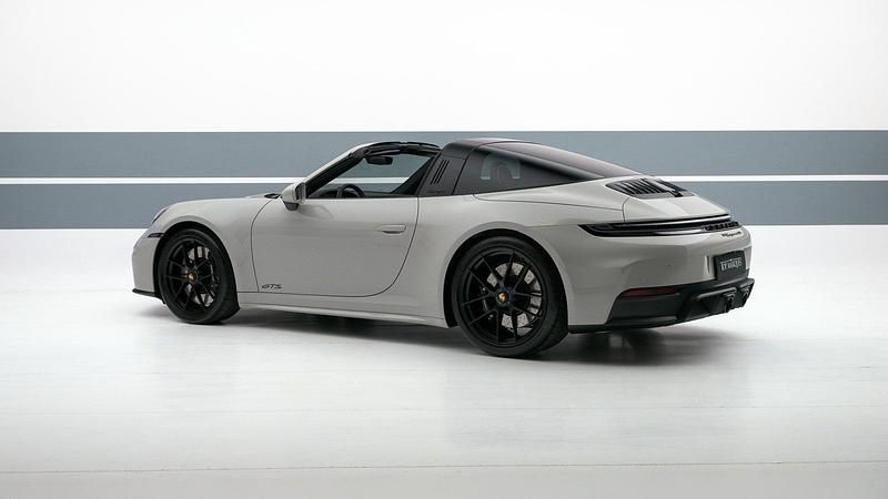 Usata Porsche 911 541 CV (397 kW) 2024 Grigio pastello Cabrio
