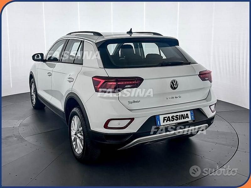 Usata VW T-Roc Life 110 CV (80 kW) 2023 Bianco SUV