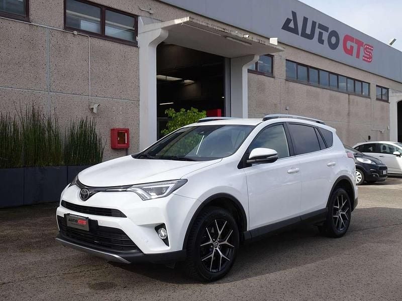 Usata Toyota RAV4 Style 143 CV (105 kW) 2017 Bianco SUV