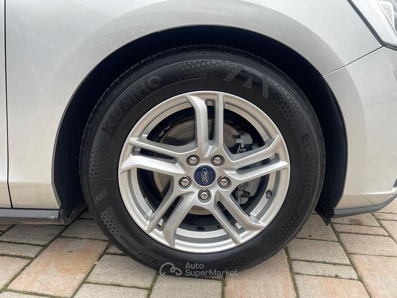 Usata Ford Focus Business Edition 120 CV (88 kW) 2019 Gray Berlina