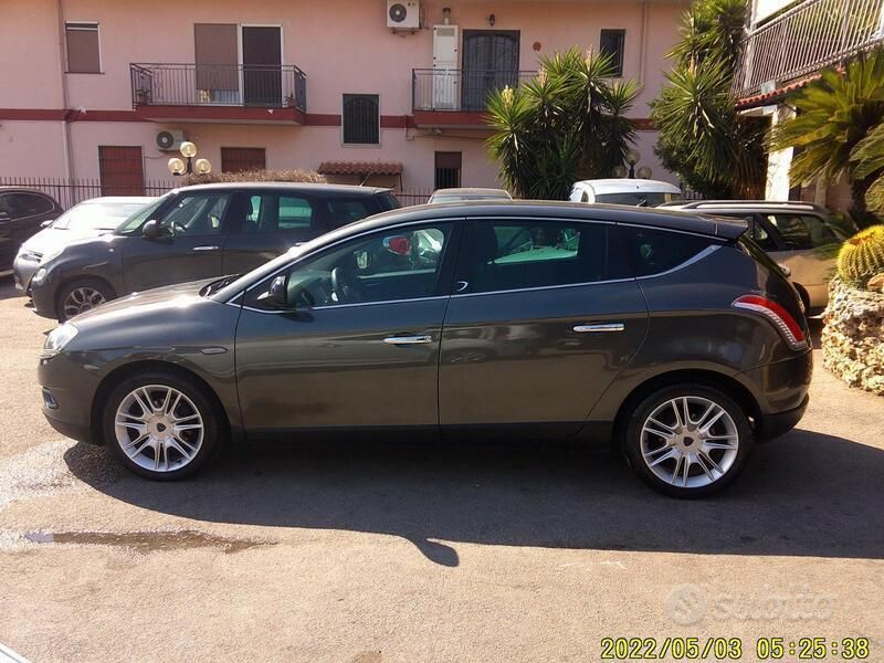 Gebraucht Lancia Delta 120 PS (88 kW) 2010 Grau Kleinwagen