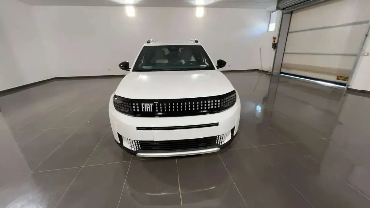 Nuova Fiat Grande Panda La Prima 101 CV (74 kW) 2026 Bianco Utilitaria