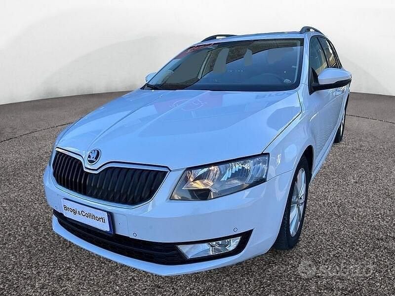 Usata Skoda Octavia Executive 110 CV (80 kW) 2016 Bianco Station wagon