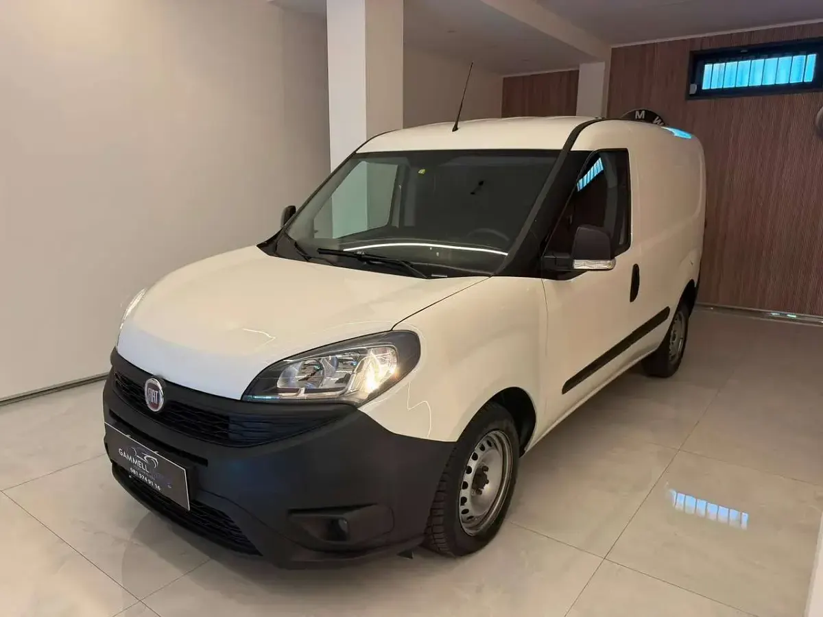 Usata Fiat Doblò Business 105 CV (77 kW) 2022 Bianco Monovolume
