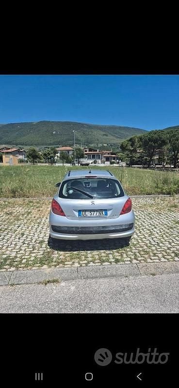 Grigio Usata 2007 Peugeot 207 Due volumi | 1500 € (Super prezzo) - Immagine 1/4