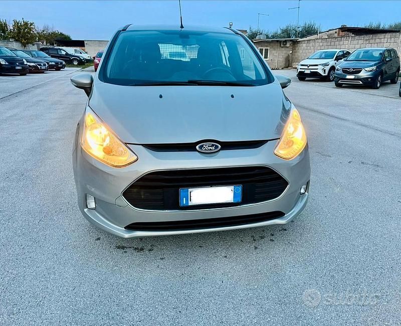 Usata Ford B-MAX 75 CV (55 kW) 2015 Marrone Monovolume