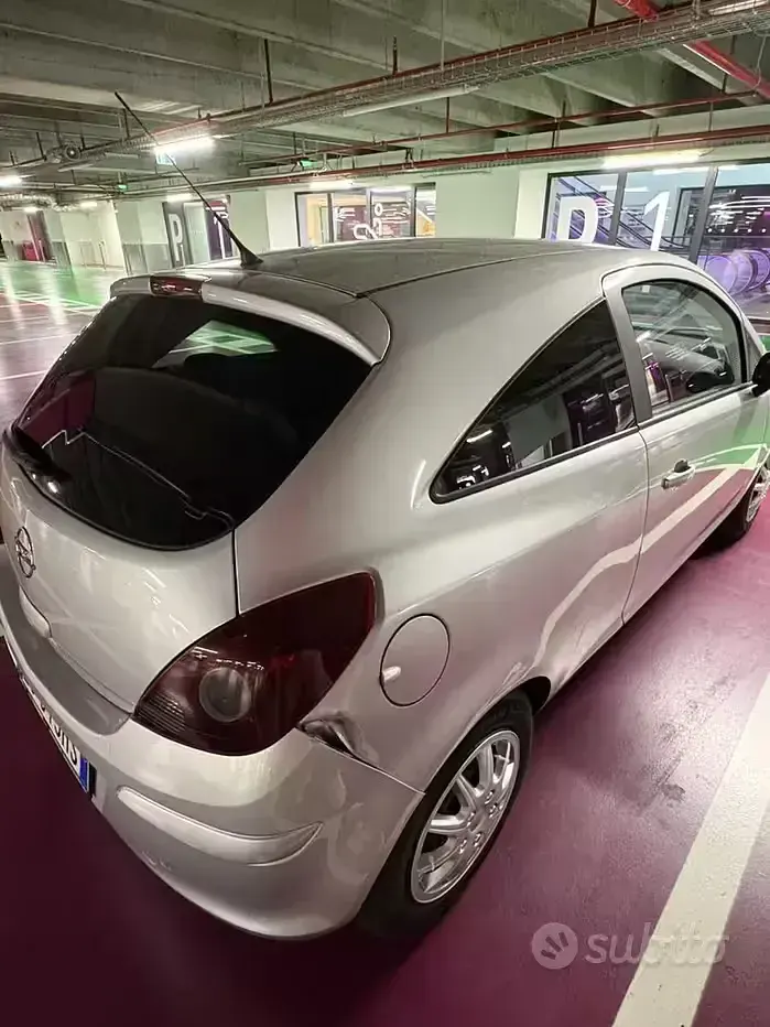 Usata Opel Corsa Club 85 CV (62 kW) 2011 Grigio Utilitaria