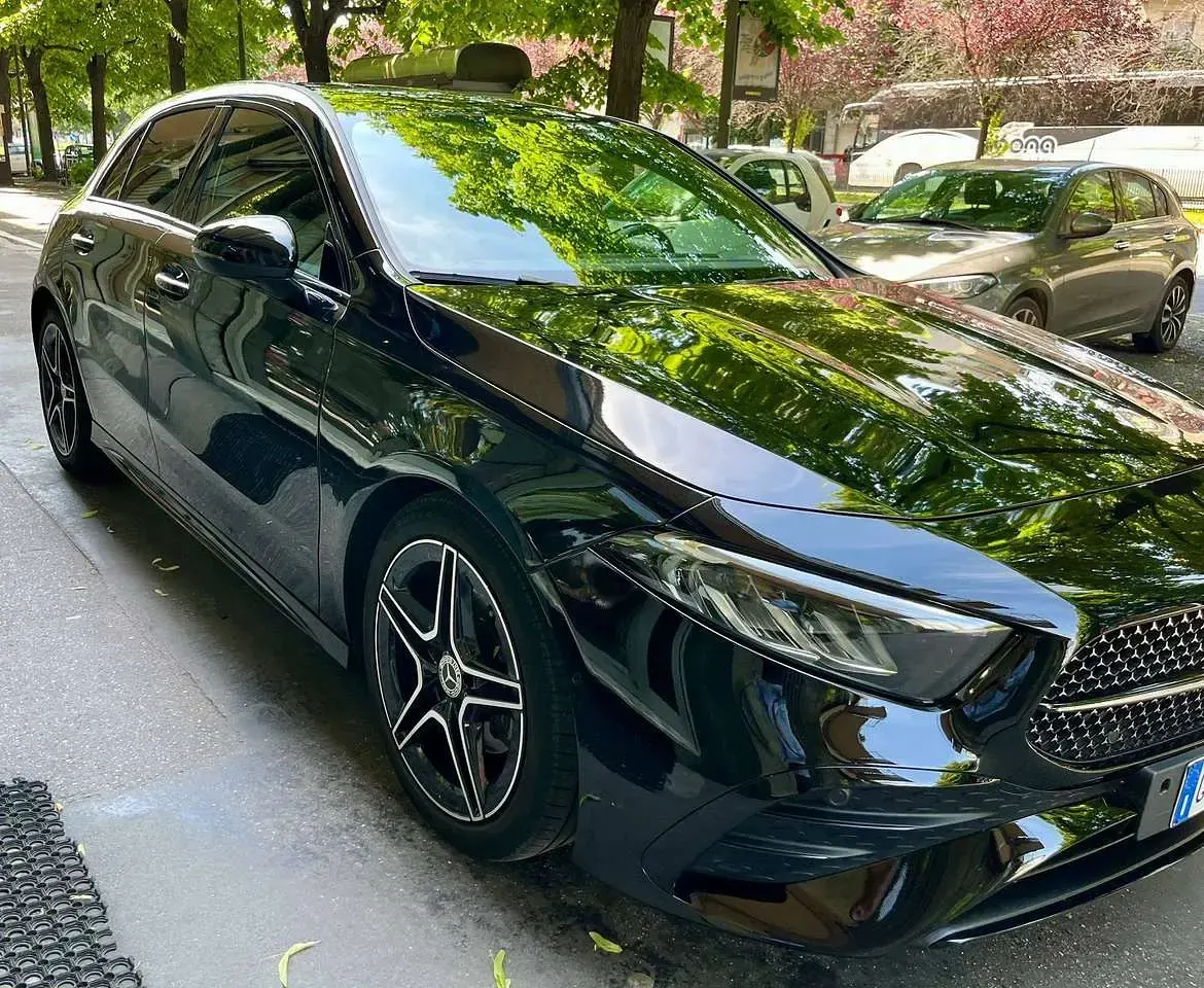 Usata Mercedes A180 AMG Line Premium 116 CV (85 kW) 2024 Nero Berlina
