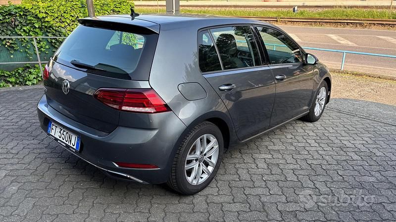 Usata VW Golf VII Highline 116 CV (85 kW) 2019 Grigio Berlina