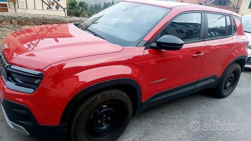 Usata Jeep Avenger 101 CV (74 kW) 2023 Rosso SUV