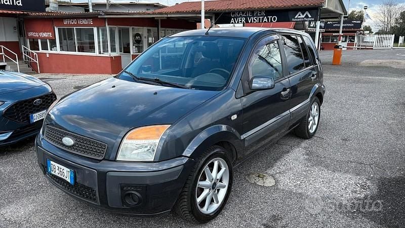 Usata Ford Fusion 67 CV (49 kW) 2008 Grigio Utilitaria