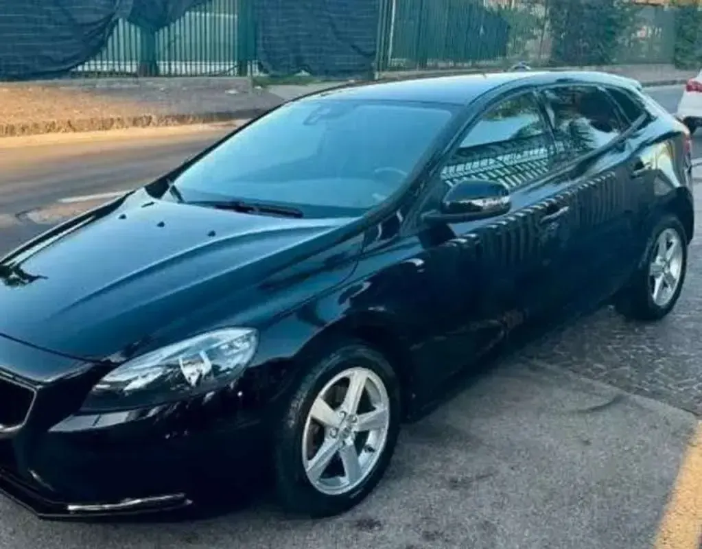 Usado Volvo V40 Business Edition 120 CV (88 kW) 2017 Berlina