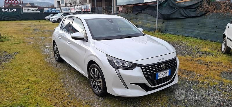 Usata Peugeot 208 GT 100 CV (73 kW) 2021 Bianco Utilitaria