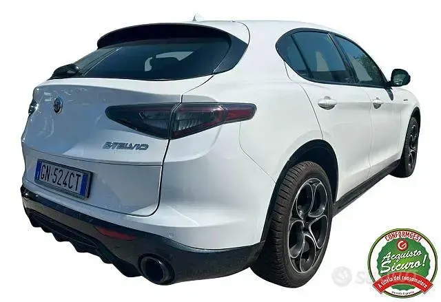 Usata Alfa Romeo Stelvio Veloce 209 CV (153 kW) 2023 Bianco SUV