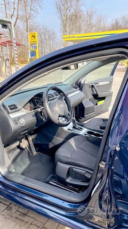 Begagnad VW Passat 140 HK (102 kW) 2012 Blå Sedan