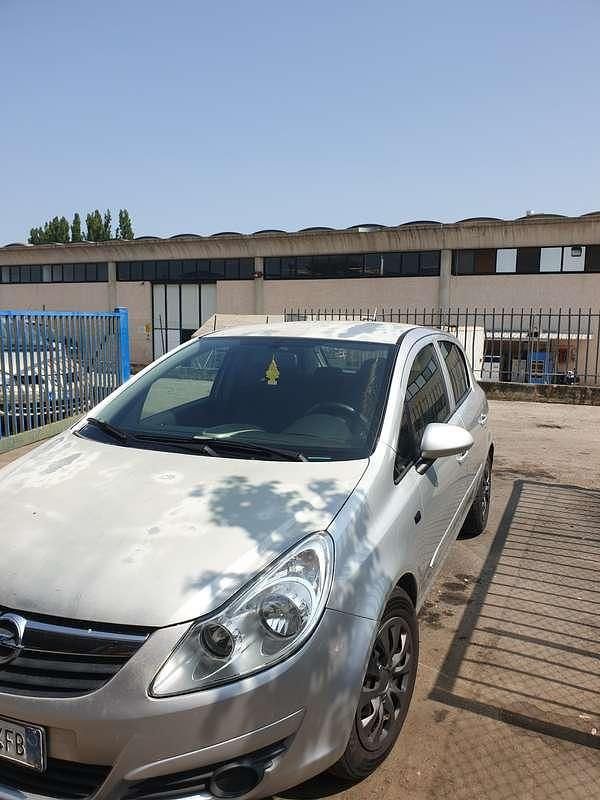 Usata Opel Corsa 60 CV (44 kW) 2008 Berlina