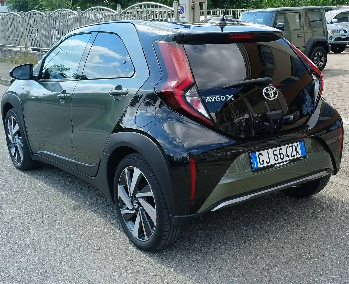 Usata Toyota Aygo X 72 CV (52 kW) 2022 Vernice metallizzata SUV