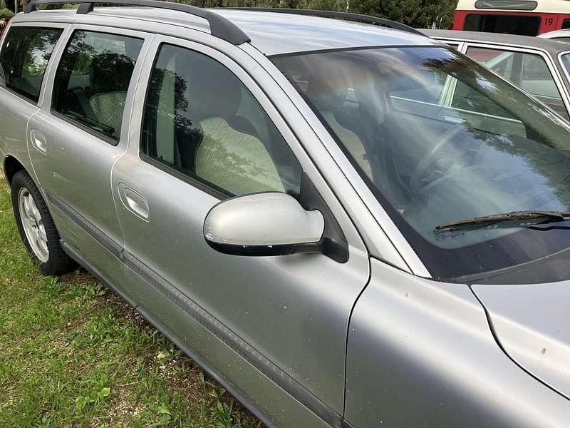 Usata Volvo V70 163 CV (119 kW) 2001 Argento Station wagon