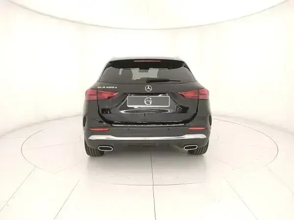 Usata Mercedes GLA200 AMG Line Premium 150 CV (110 kW) 2024 Nero SUV