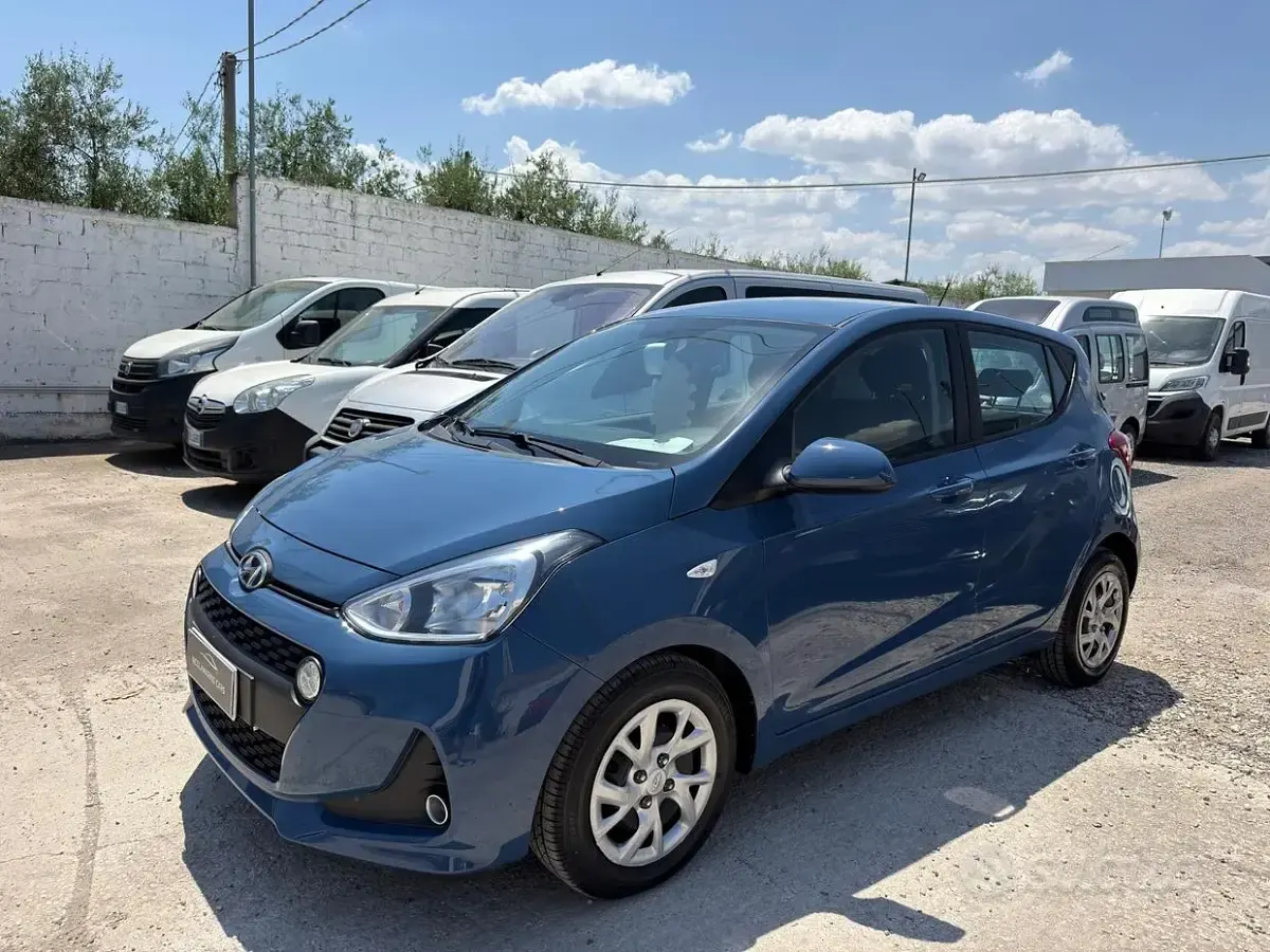 Usata Hyundai i10 67 CV (49 kW) 2017 Bluazzurro Utilitaria
