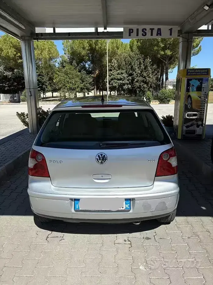 Usata VW Polo 75 CV (55 kW) 2005 Grigio Berlina