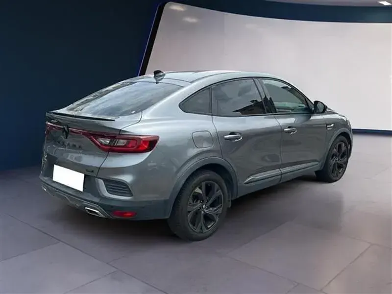 Usata Renault Arkana Engineered 145 CV (106 kW) 2022 Grigio scuro SUV
