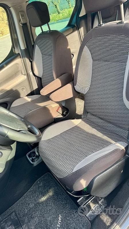 Usata Peugeot TePee Outdoor 110 CV (80 kW) 2010 Grigio Station wagon