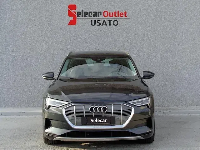 Usata Audi e-tron Business 230 kW (313 CV) 2020 Grigio manhattan metallizzato SUV