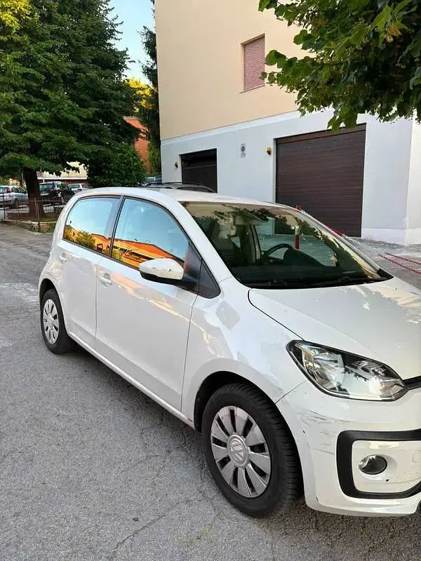 Usata VW up! Move 68 CV (50 kW) 2017 Bianco Utilitaria