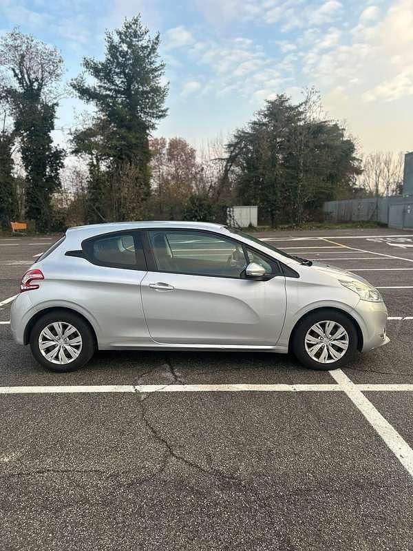 Usata Peugeot 208 Access 68 CV (50 kW) 2012 Utilitaria