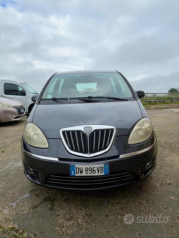Usata Lancia Musa 2009 Grigio Monovolume